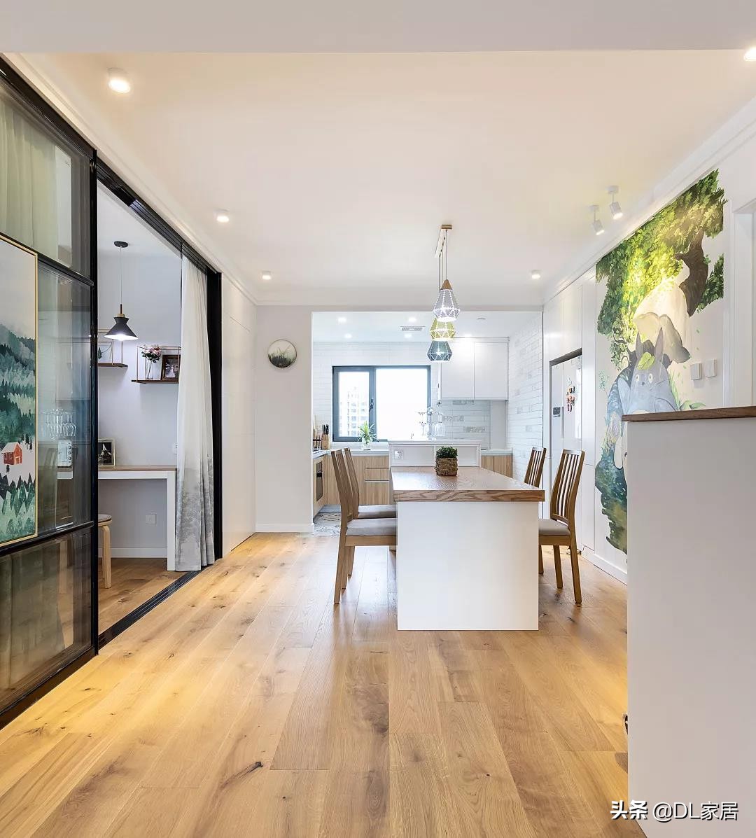 龙猫墙画效果图,雨天的龙猫墙绘