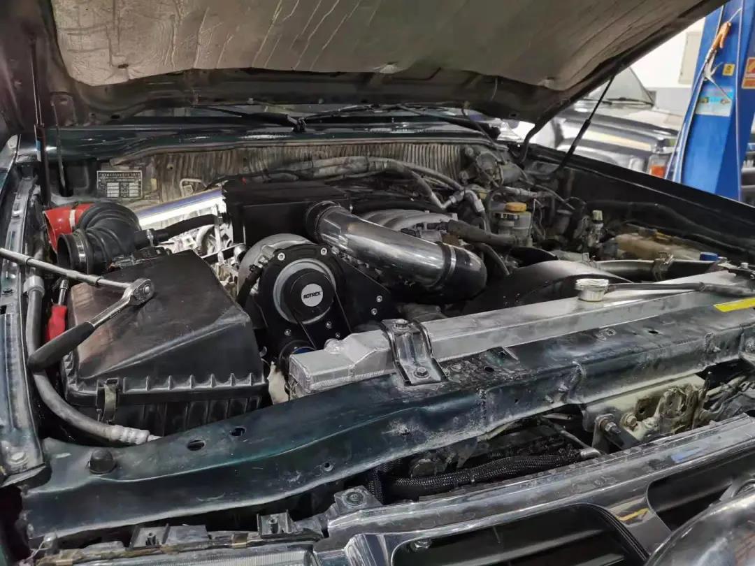 2020款途乐y61supersafari,2020款途乐y61supersafari发动机