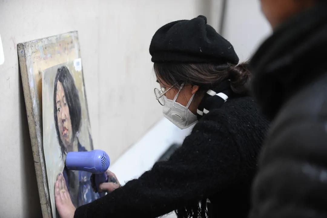 300元吹风机是智商税吗,2000元的吹风机