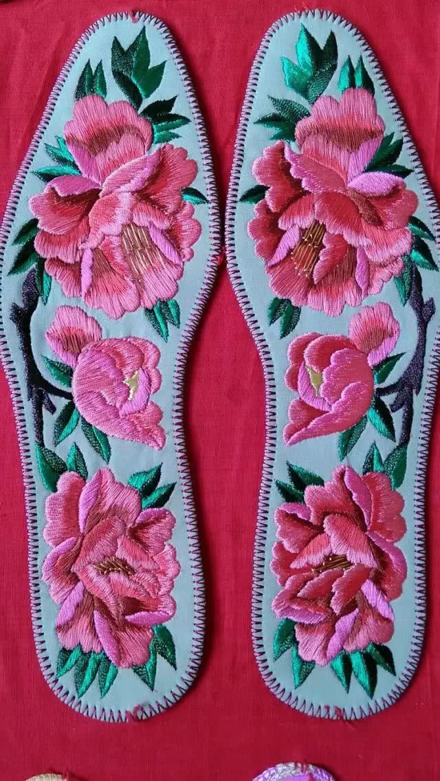 十字绣鞋垫花样图解大图,最受欢迎的小格子鞋垫图案