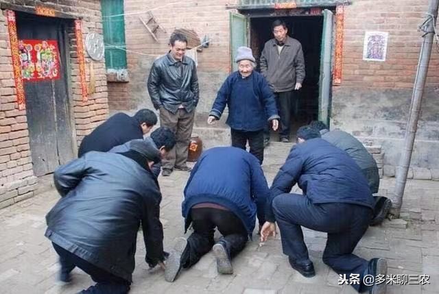 为什么现在的年轻人不喜欢串亲戚,年轻人回农村过年躲避亲戚