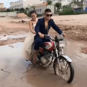 搞笑白色连衣裙视频,搞笑gif第356期