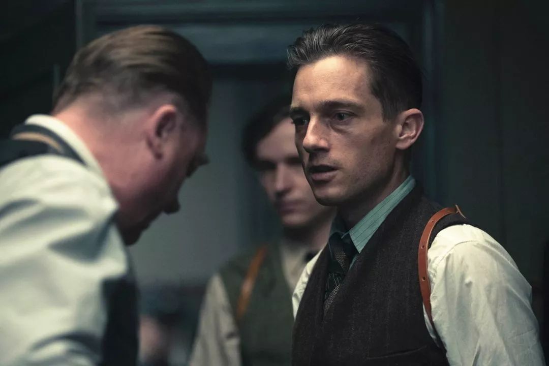 电视剧巴比伦柏林简介,关于巴比伦的电视剧