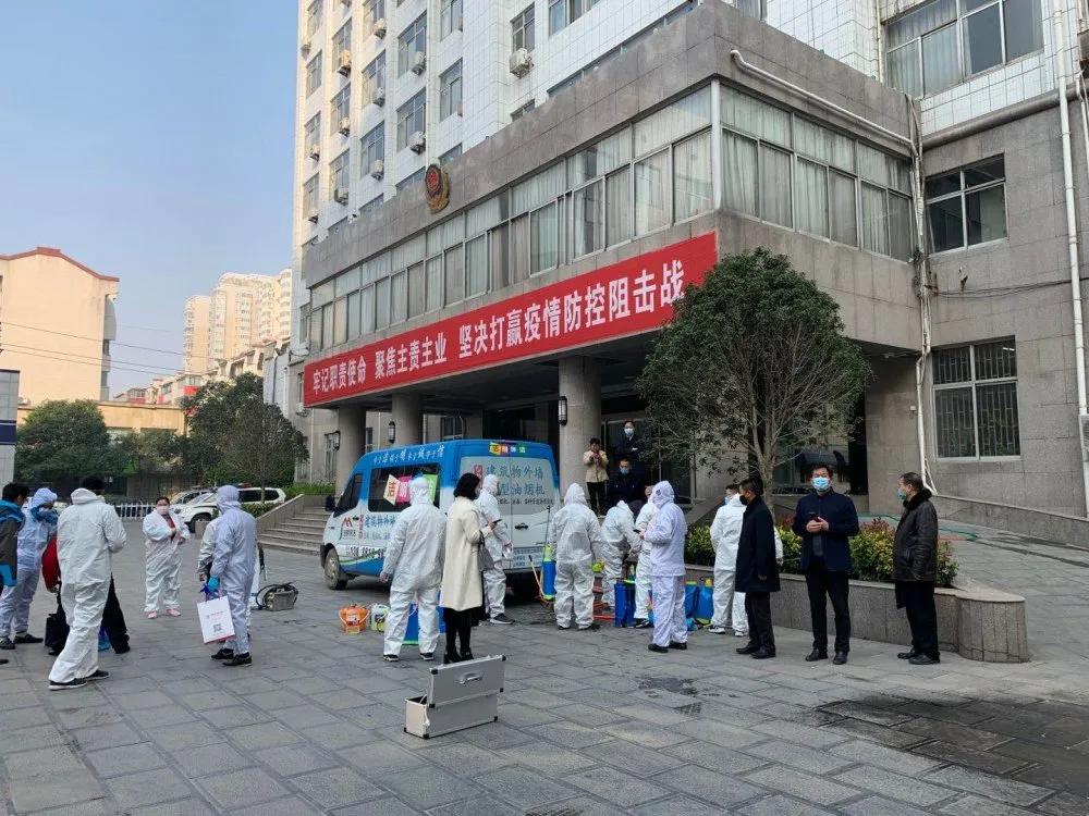 家庭服务协会协助居民防疫工作,社区防疫消杀志愿服务队