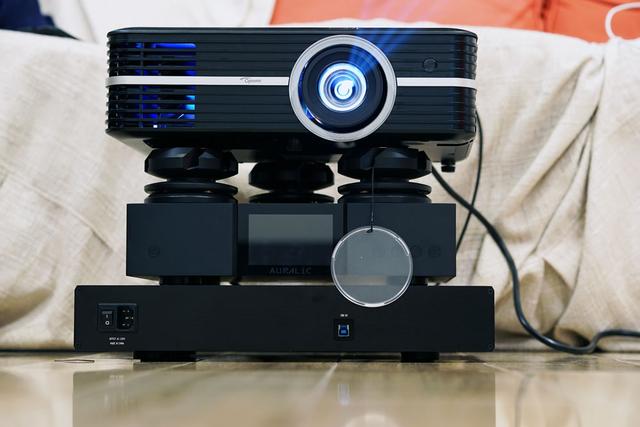 奥图码uhd4k投影仪,奥图码uhd518投影机真实流明
