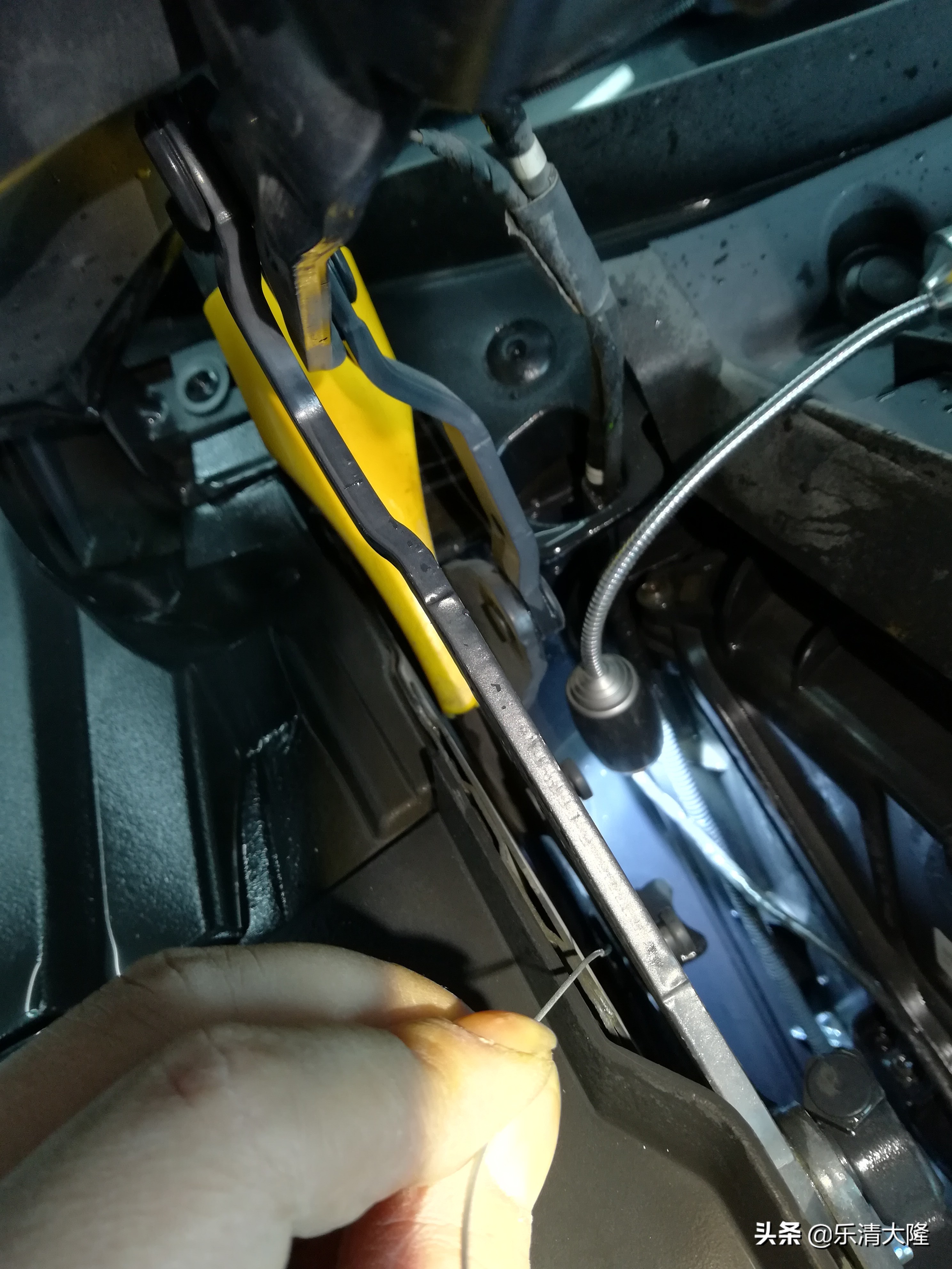 广州宝马7系内饰清洗,宝马7系发动机舱清洗