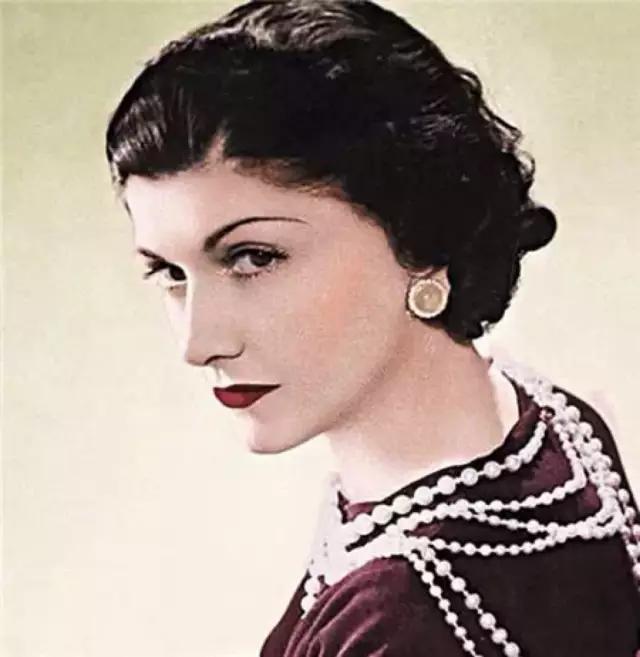 她亲眼看着自己的画作挂进卢浮宫,这位“时尚先锋”不输香奈儿