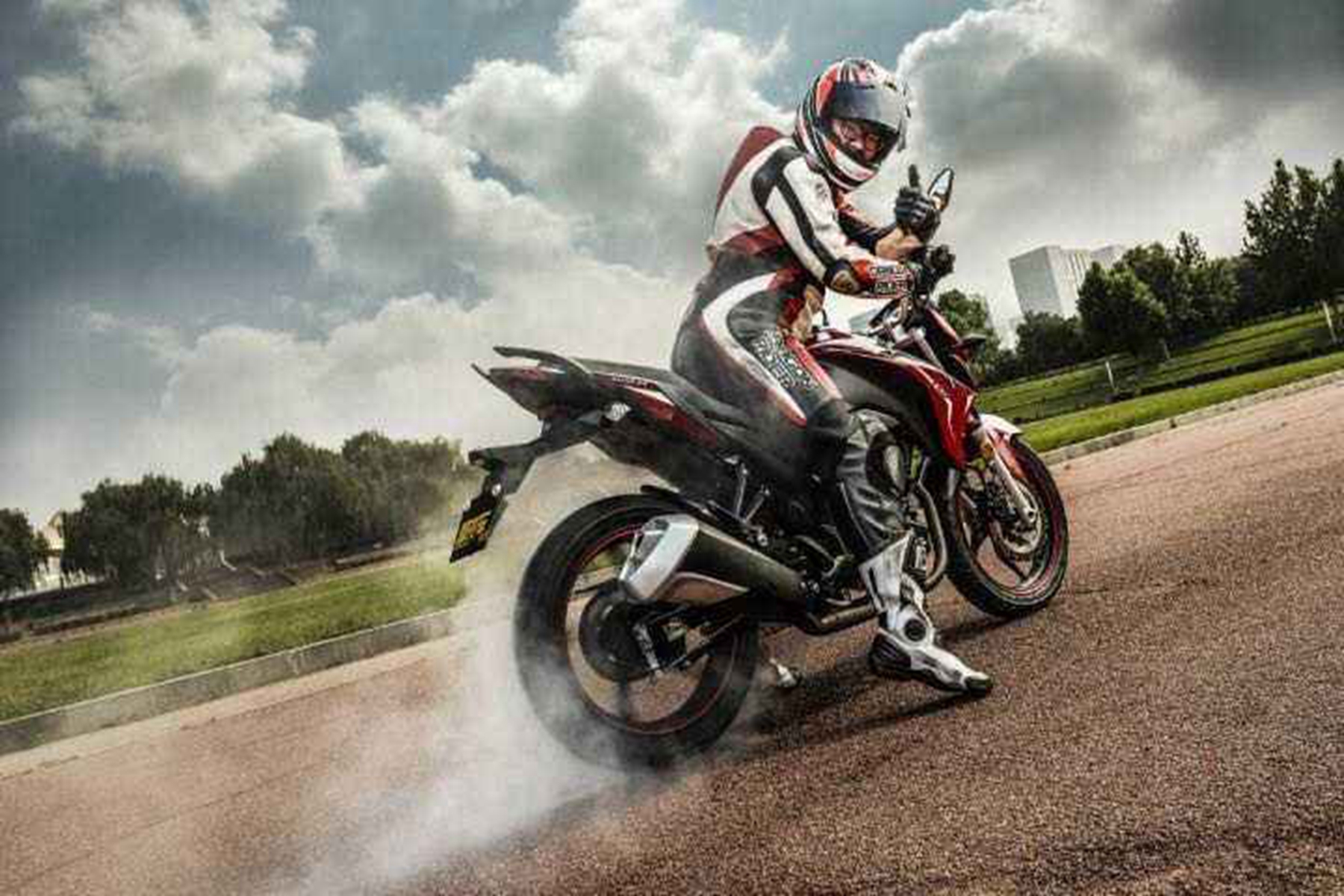 已经考了c1增驾d需要考什么,增驾c1还可以骑摩托车吗