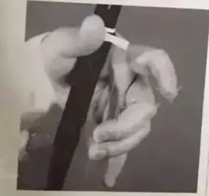 赵丹青二胡左手按弦力度,二胡赵寒阳讲左手无名指按弦