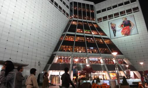 广州十三行批发市场男装,广州十三行潮牌男装批发市场在哪