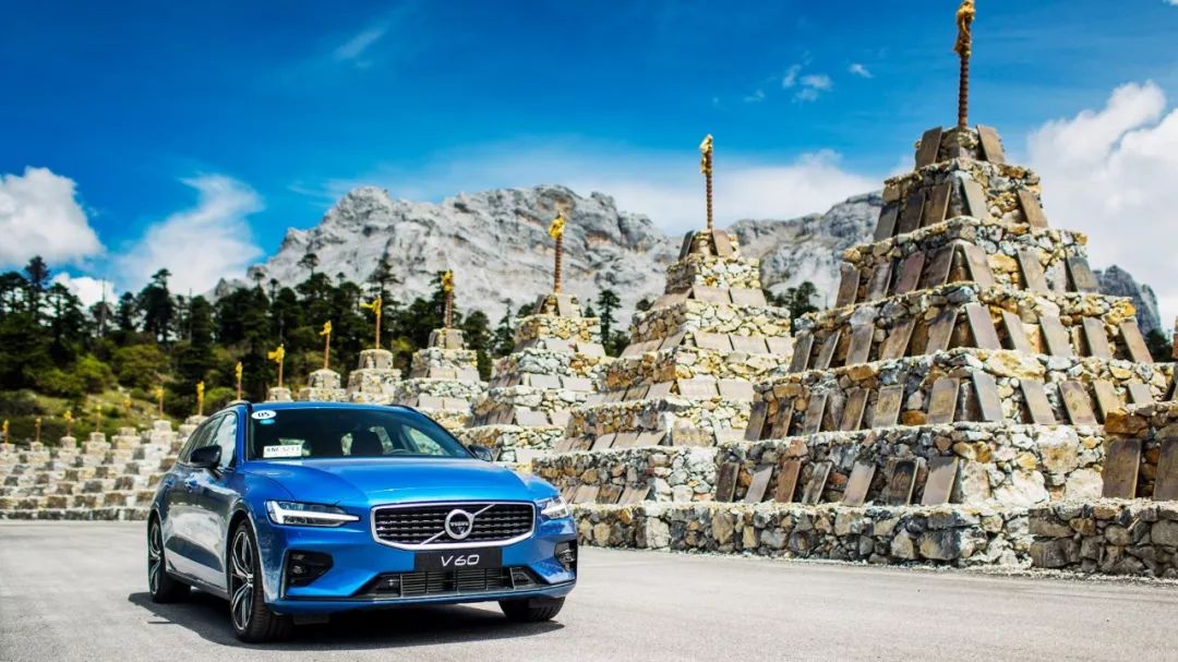 沃尔沃旅行车v60和v90碰撞测试,沃尔沃旅行车v6017年二手车价格