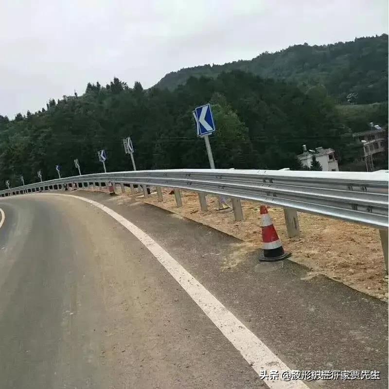 公路波形护栏安装施工,公路波形护栏简介