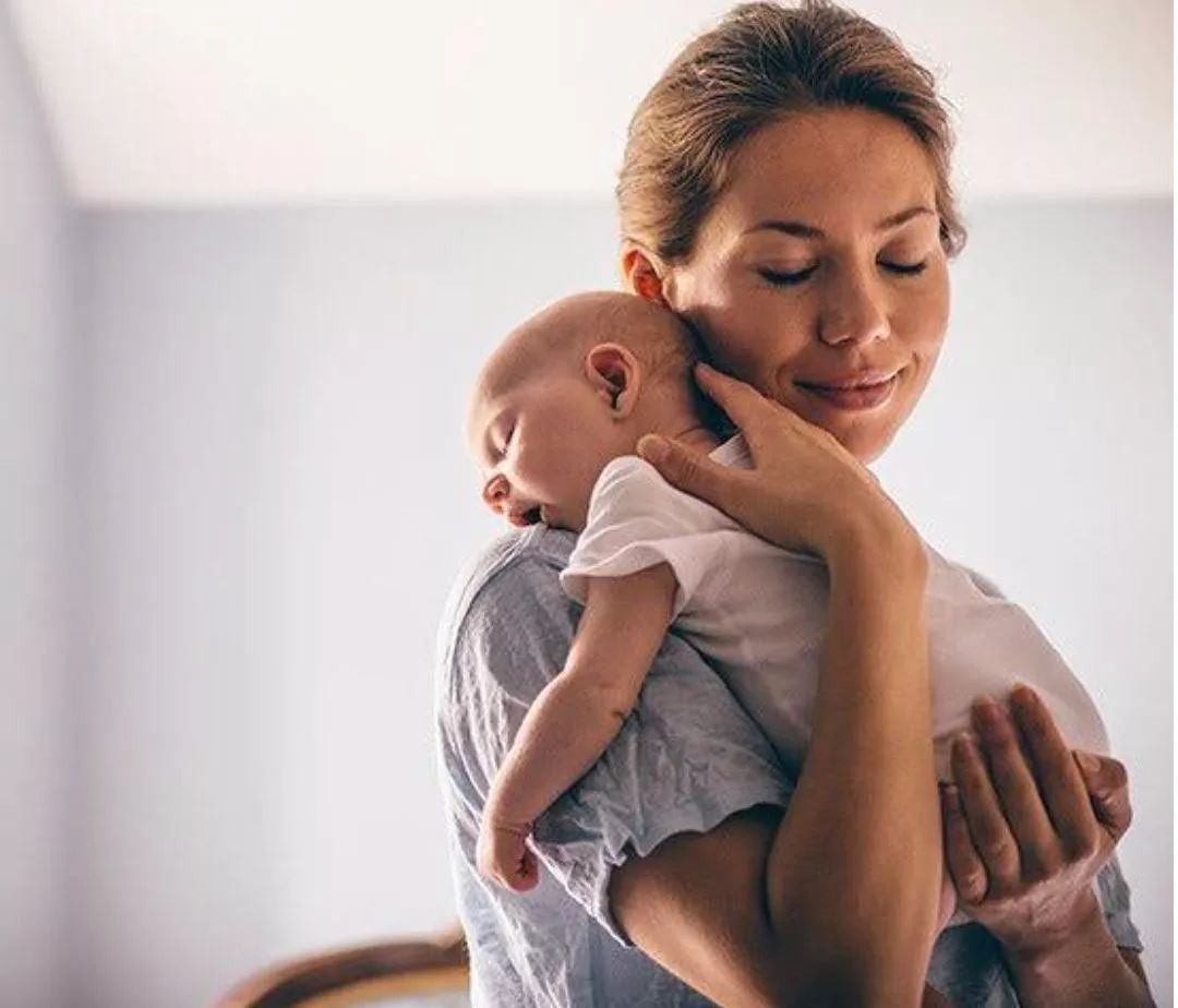 当妈后腰疼怎么缓解,妈妈腰疼的厉害怎么缓解