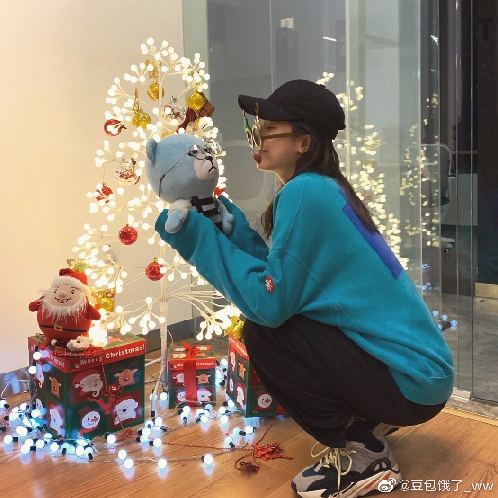 蔡徐坤虞书欣造型,蔡徐坤lisa虞书欣