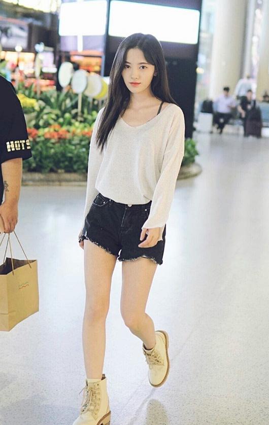 鞠婧祎十年前旧照,鞠婧祎足球宝贝