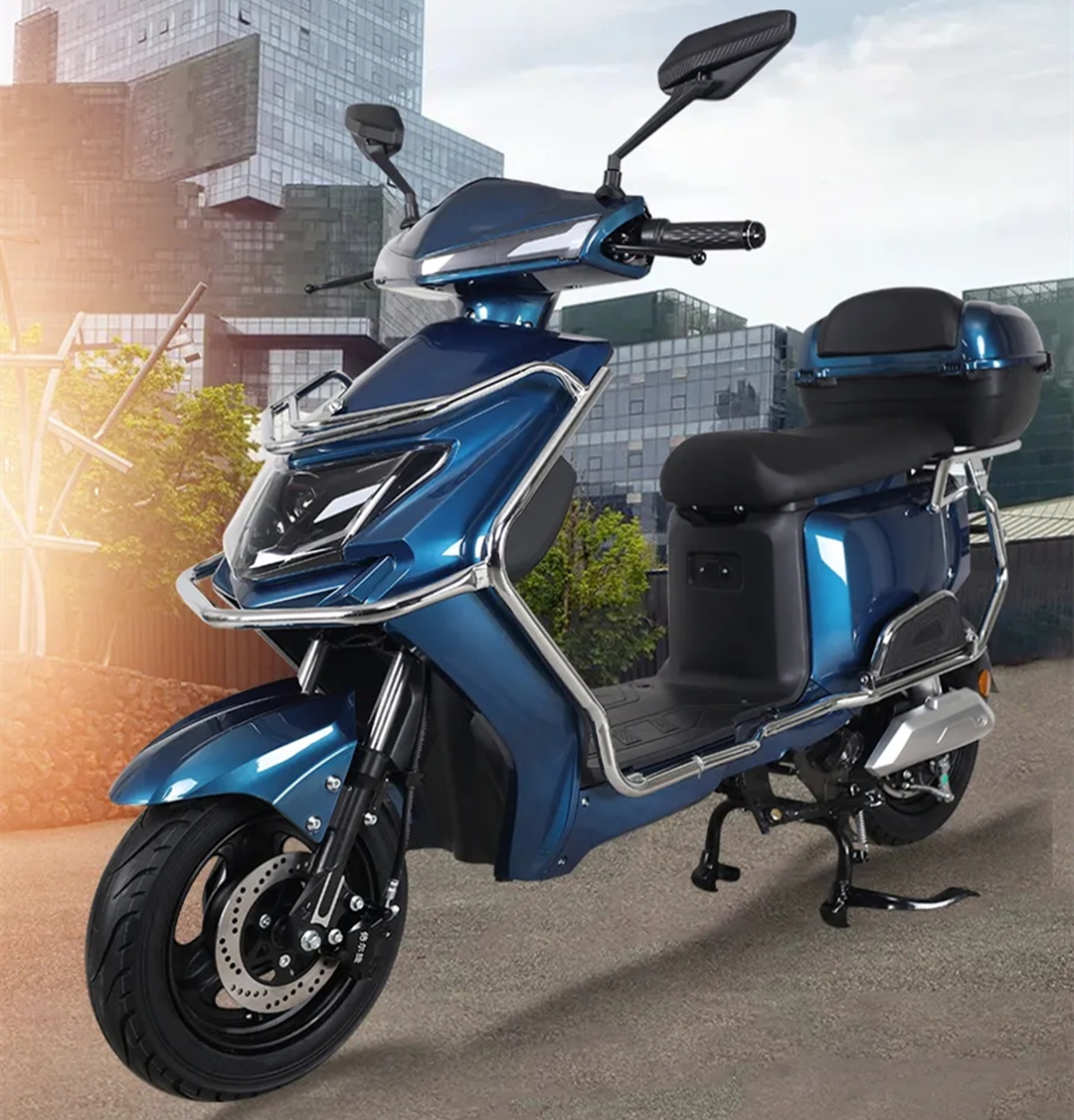 电动车70v32a充电一次要多少度电,三款续航特别长的电动车