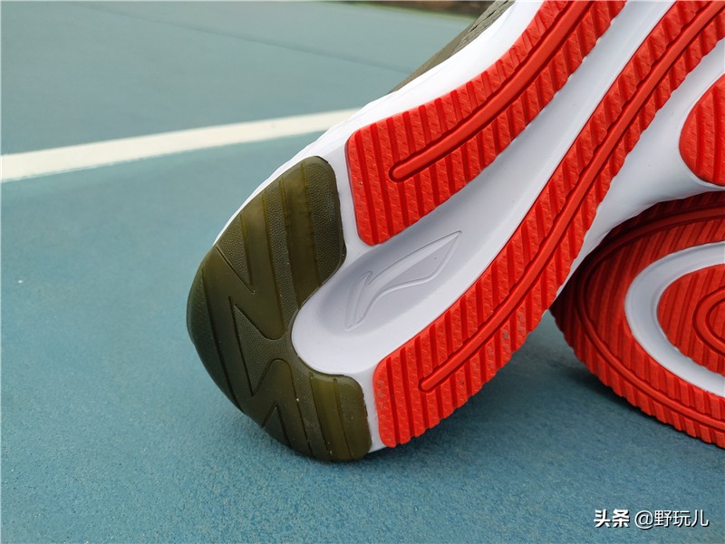 李宁复古潮流跑鞋微晶灰测评,李宁云四代跑步鞋夏季评测