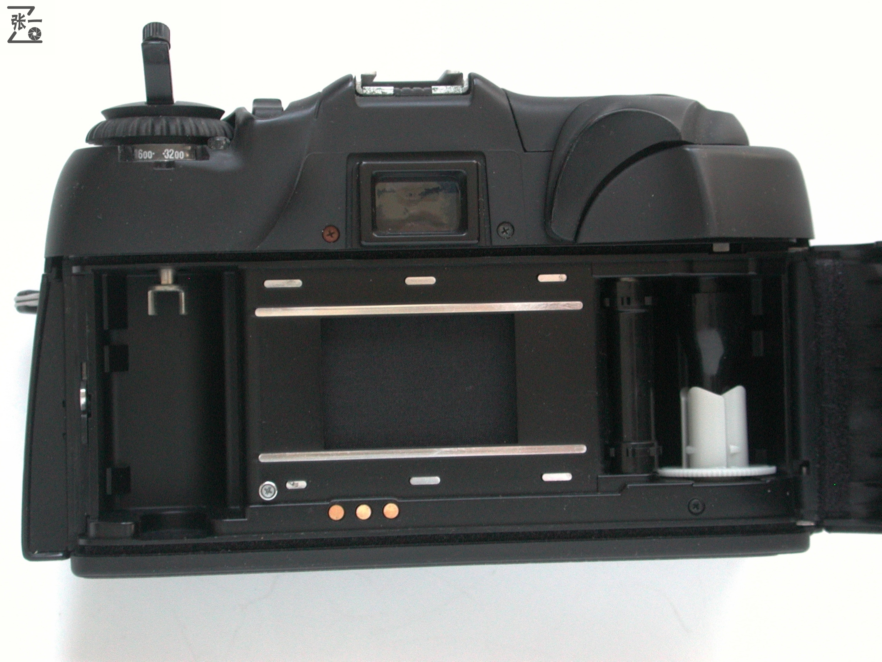 上海海鸥为美国贴牌生产的PhoenixP-5000单反相机