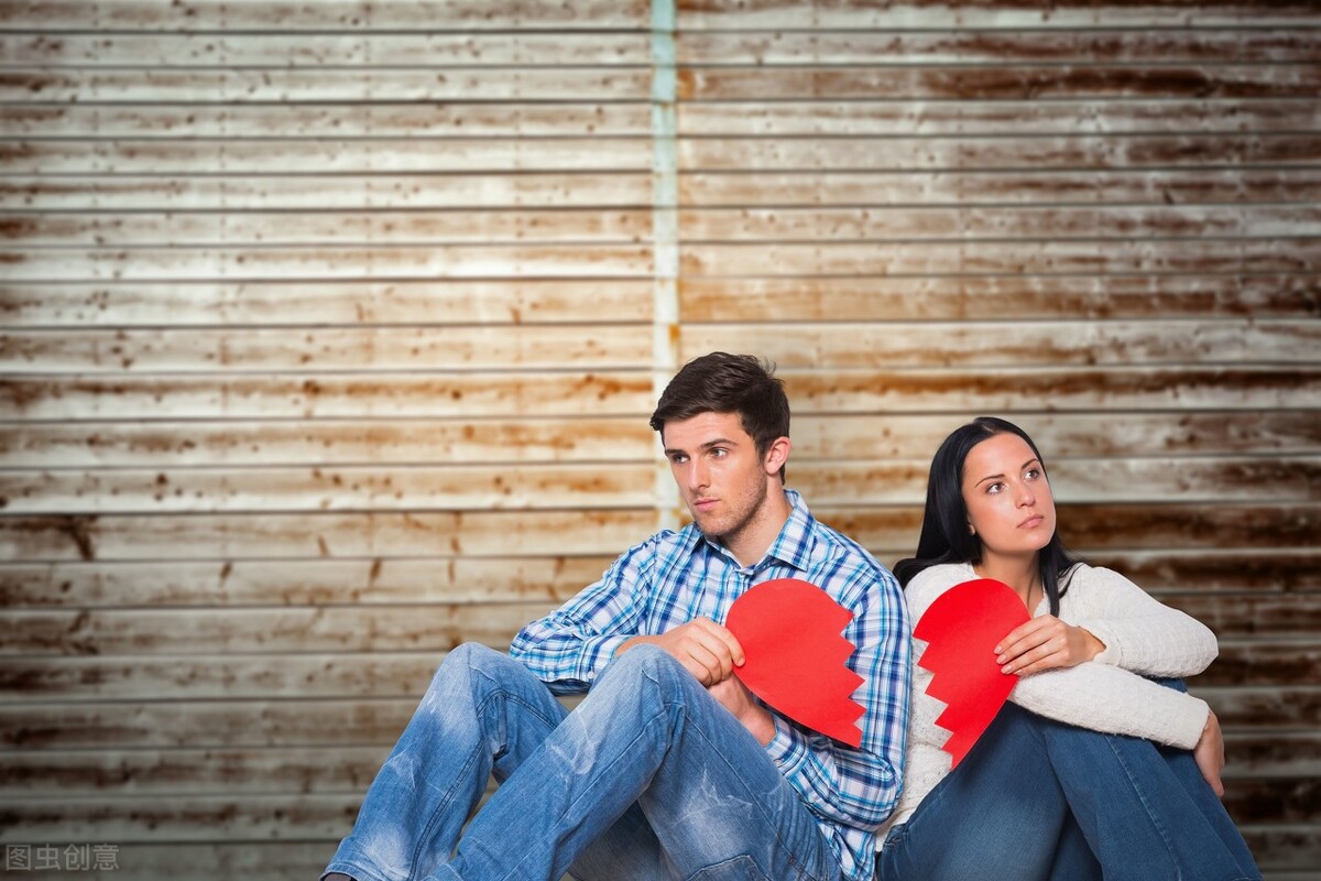 女朋友总被异性撩我该怎么办,为什么女朋友总被异性撩