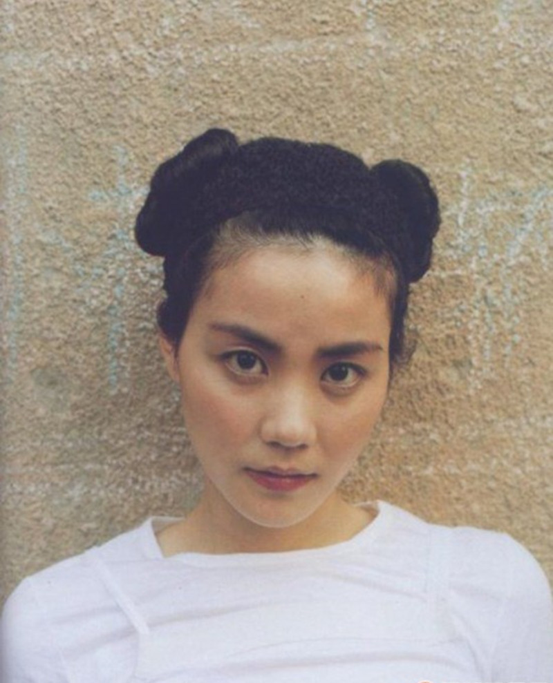 王菲年轻时穿搭高级感,最新王菲的穿衣搭配图片