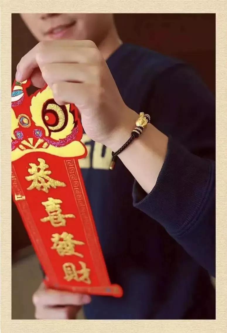 千年珠宝虎头玛瑙手串,老凤祥足金貔貅黑曜石手串