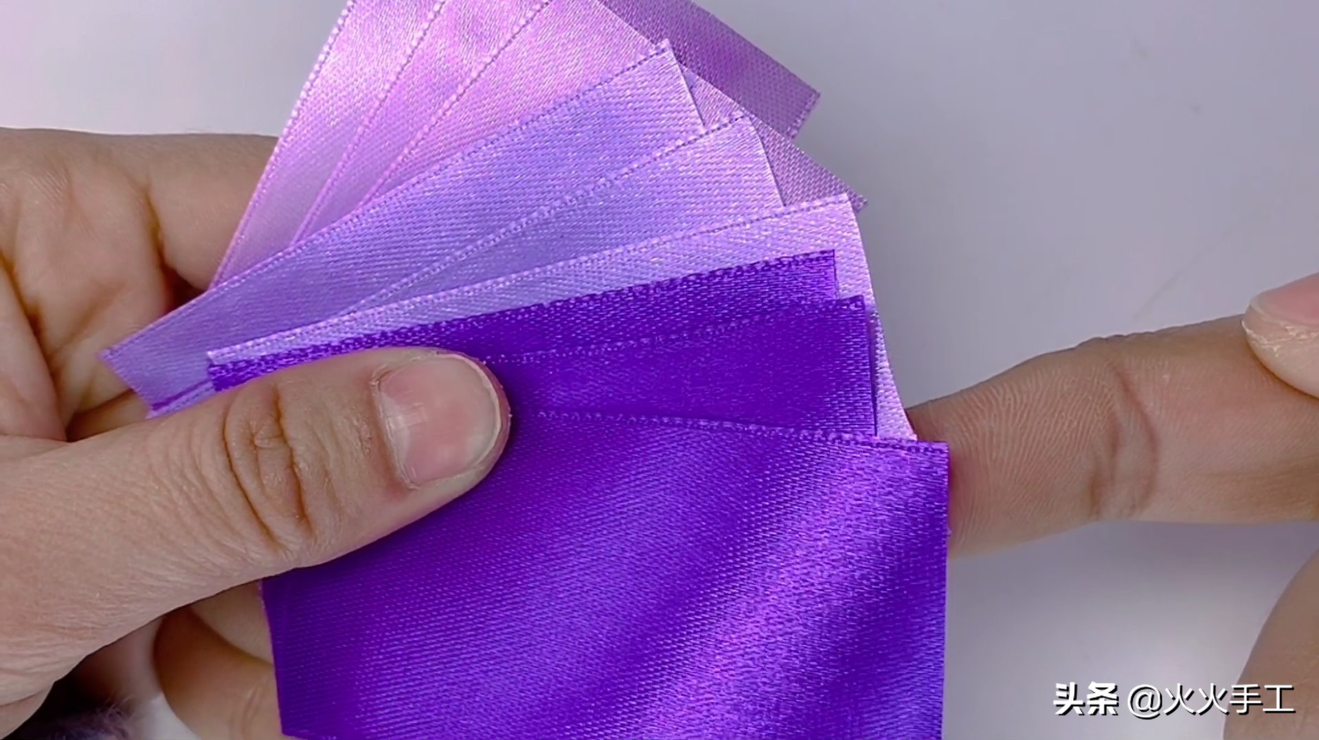 丝带抽丝变芦苇教程,丝带做芦苇草视频