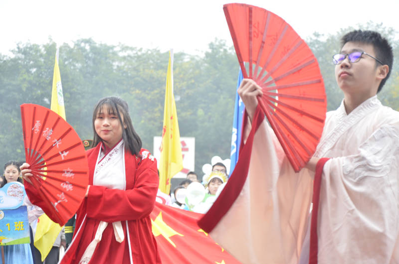 锦鲤、黄桷树、川穹重庆市江北中学校运动会上演新颖生命教育