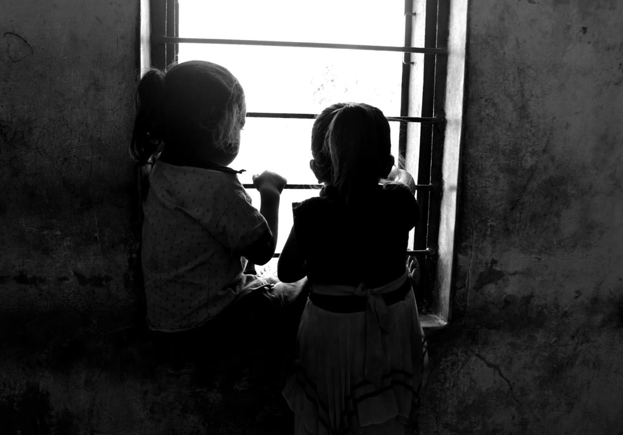 疯了！美国家长想和亲生孩子结婚，推*伦乱**合法化，竟然还有支持者