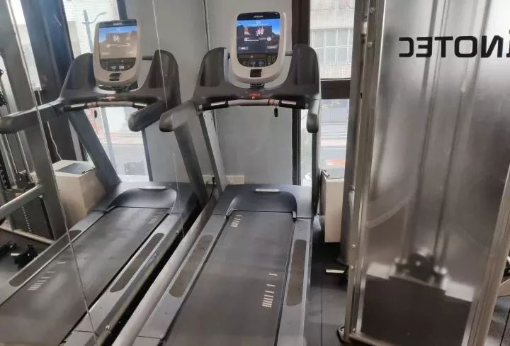 国内健身教练培训机,设备最全健身房