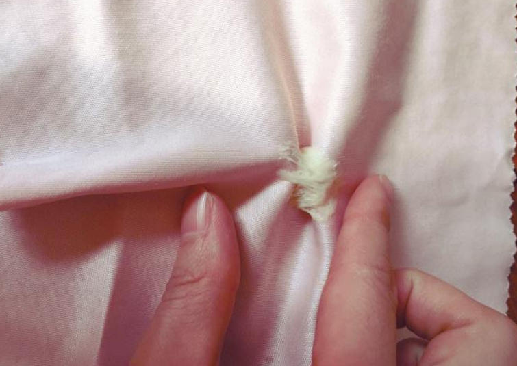 一招秒清核桃纹路灰尘绝了,怎么快速去除核桃污垢