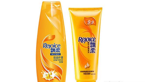 怎样挑选适合自己的洗发水,在洗发水专卖店挑选洗发水