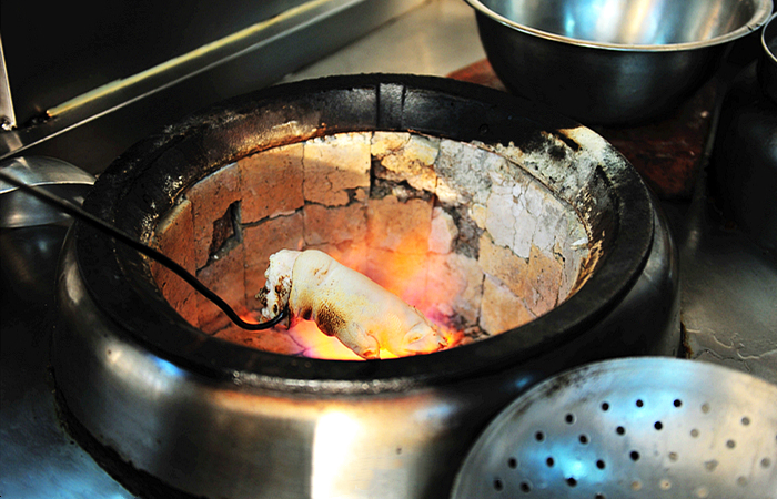 猪皮上有黑色猪毛根怎么去除,猪皮上的猪毛还有猪油怎么处理