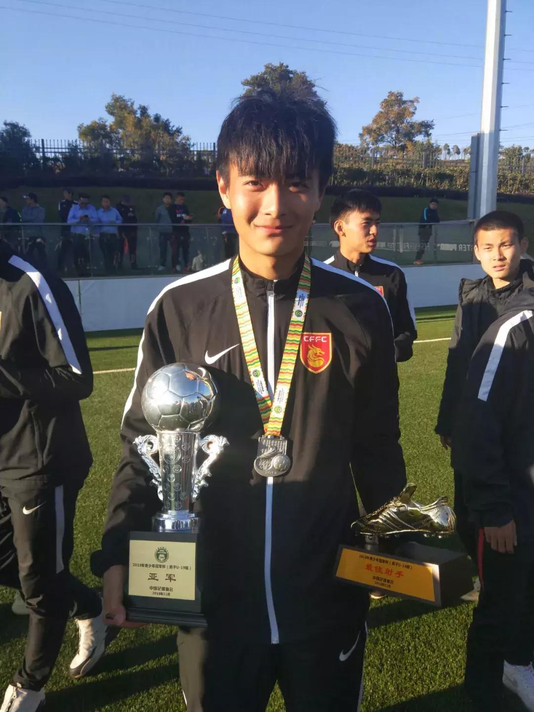 河北华夏首胜张威,u19冠军足球