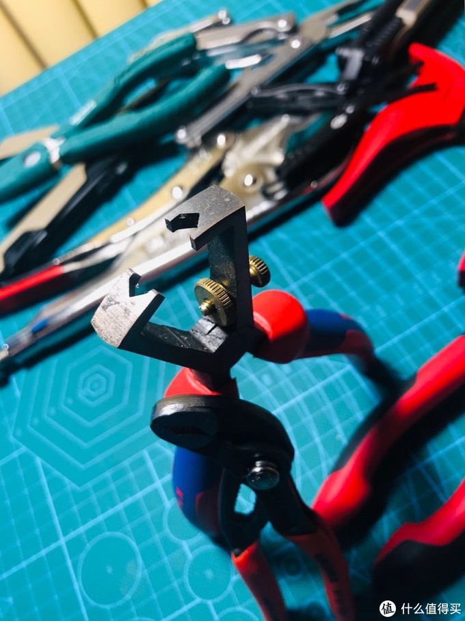 旋转机械钳子的原理,钳子的种类及各自的特点