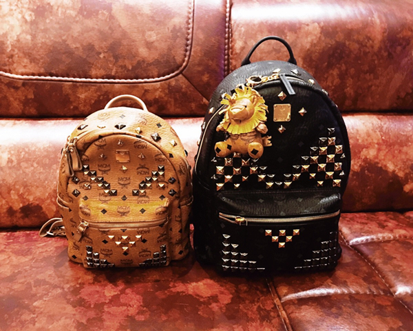 轻奢高档女包今年最火的包包,品牌轻奢高档女包时尚百搭