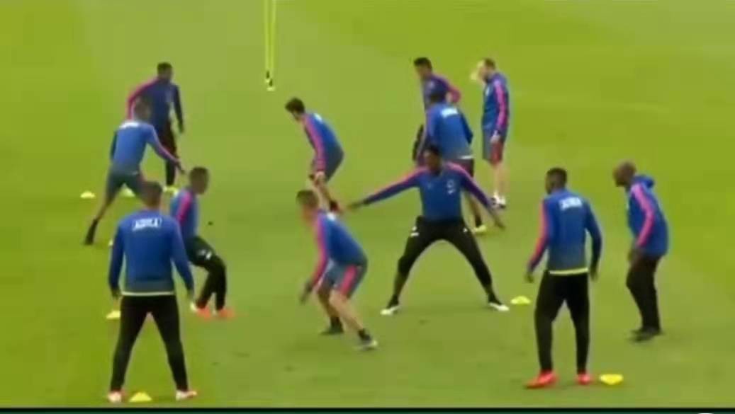 足球拉球教学游戏,足球游戏教具