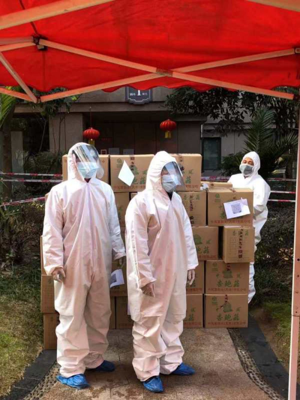 抗疫一线的物业人,抗击疫情坚守在一线的物业人