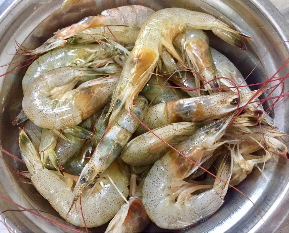 冰鲜虾怎么做成生呛虾,冰鲜虾最好吃的做法