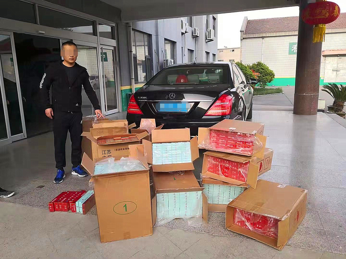 所有南京炫赫门香烟价格表,南京香烟炫赫门假烟从哪里来的