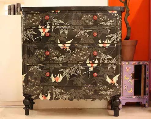 墙纸家具翻新效果 (旧家具翻新壁纸效果图)