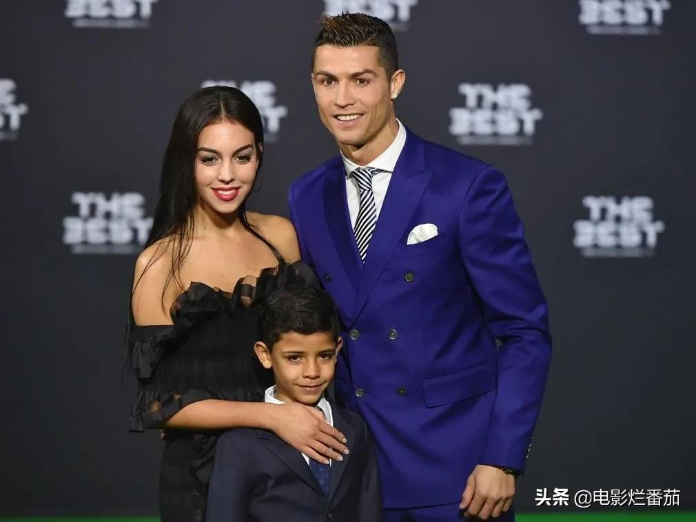 十位美艳太太，莱万妻最“凶悍”，皮克妻最有名，格策妻最有手段