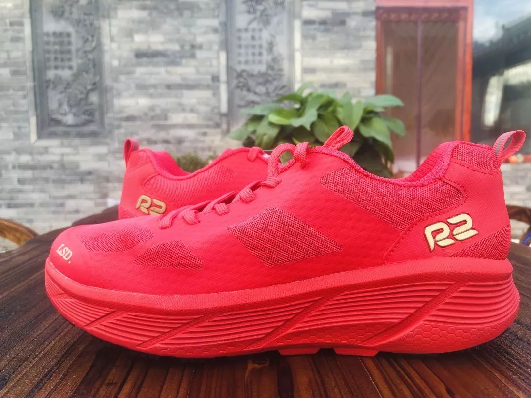 柱子七彩早餐,r2lsd赤道跑鞋支撑性如何