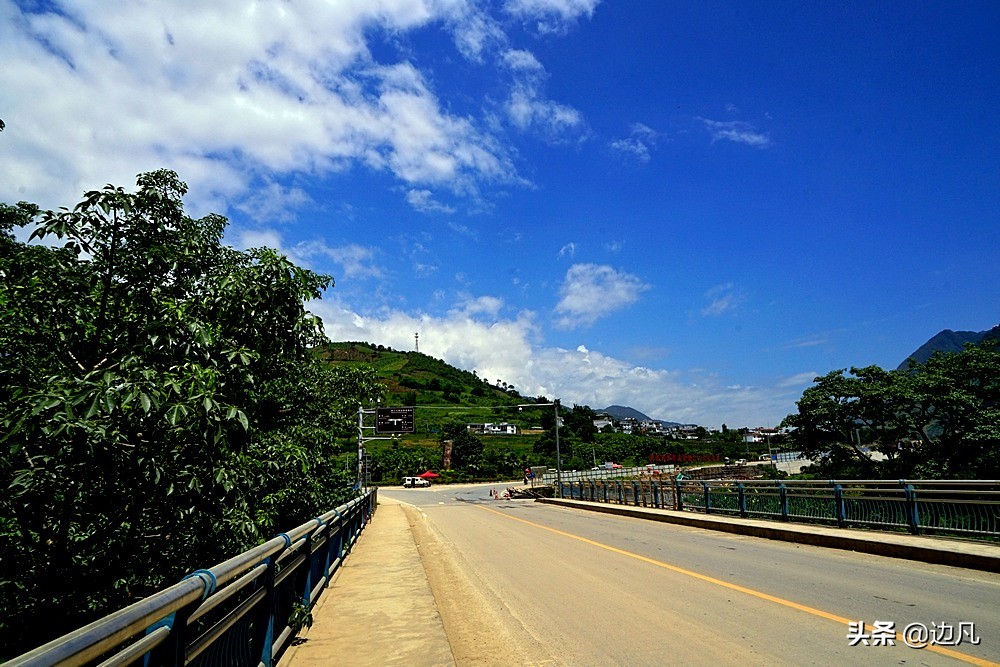 怒江大峡谷独龙江大峡谷,雅鲁藏布江大峡谷和怒江大峡谷