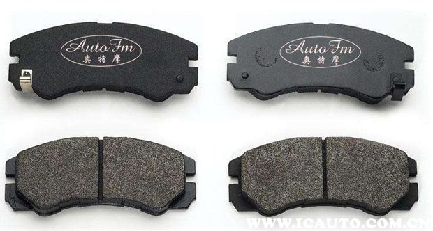 刹车灯一直亮熄火也亮怎么解决,高位刹车灯亮但是左右刹车灯不亮