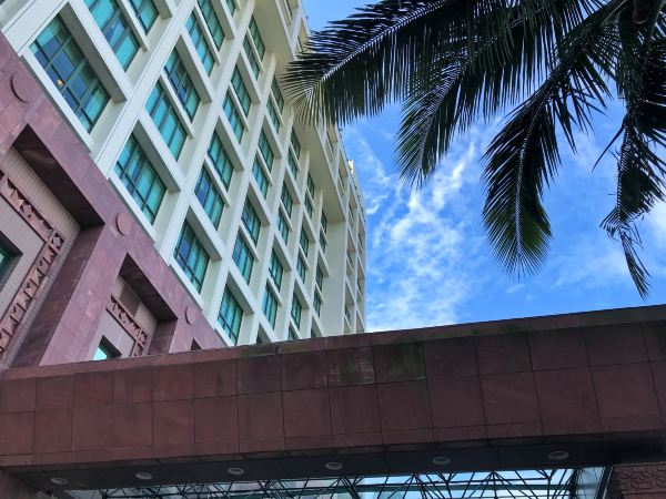 这家酒店有全台唯一「乌龙院主题房」，还能在馆内开赛车