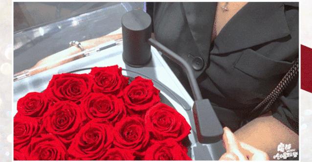 魔都爱情新地标！一生只爱一人的ROSEONLY，你敢送吗？