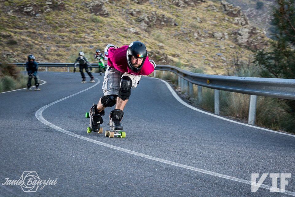 成人轮滑单排还是双排好,为什么双排轮滑更锻炼人