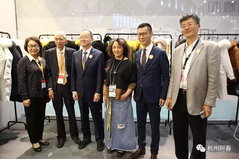 超百图再现2018年服装圈内那三十道靓丽风景……