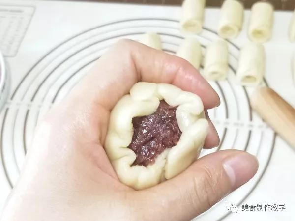 老爸的食光鲜花饼的做法,发面玫瑰花饼的美食做法