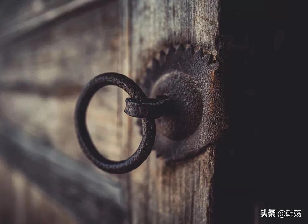 小时候偷偷抽烟长大爸爸给我烟,小时候偷了我爸爸一根烟